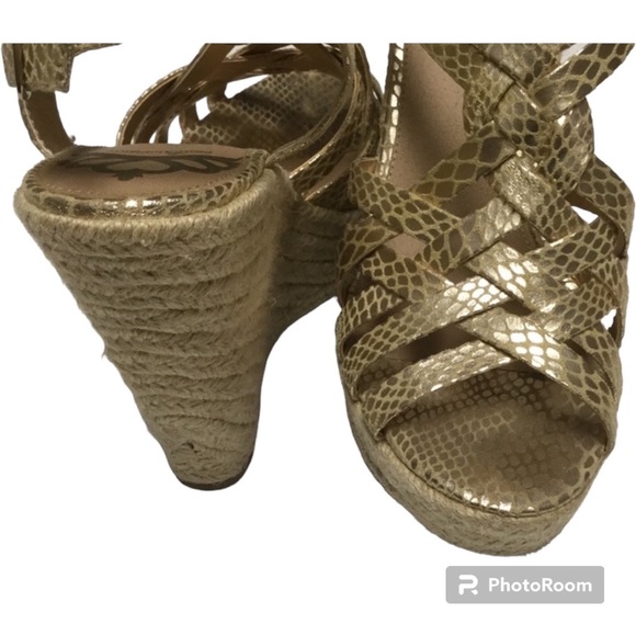 SALE 🛍️ Fergalicious Gold Wedge Platforms with Rope Detail Size 9 - Picture 3 of 5